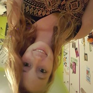 Meet your Posher, Abigail