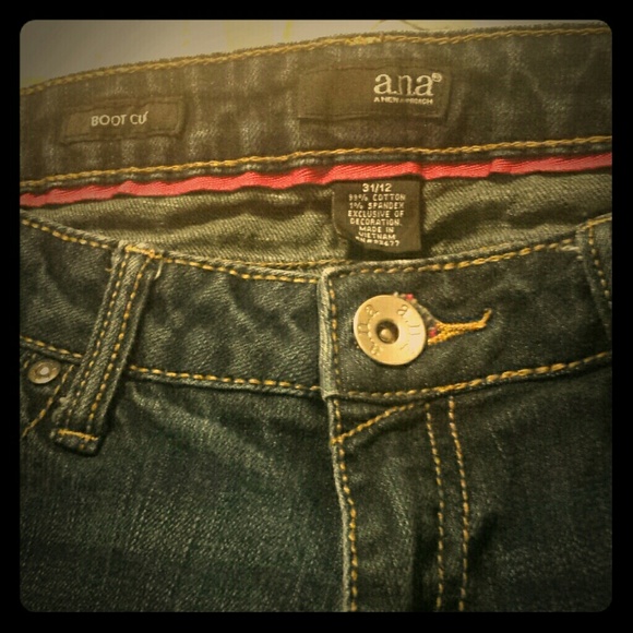 Ana jeans