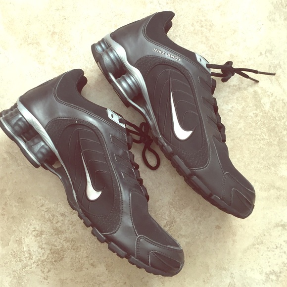 Nike Shoes - Nike Shox