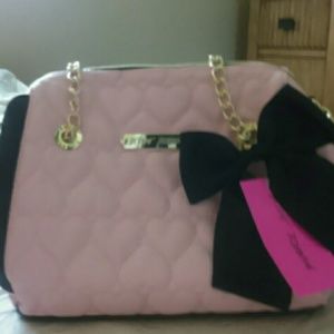 *Cute Betsey satchel