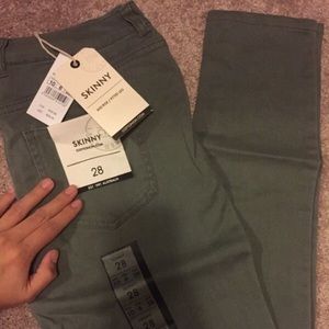 Size 28 olive jeans