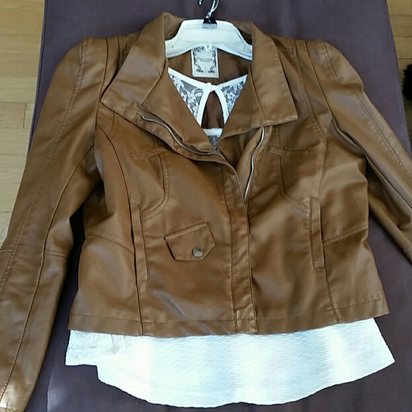 Brown faux jacket size large - Picture 3 of 4