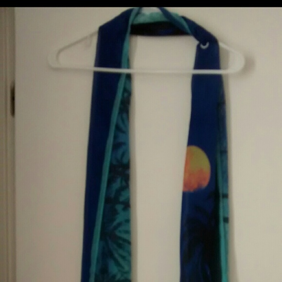 Scarf NWOT - Picture 1 of 2