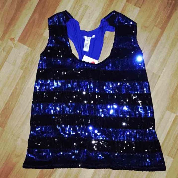 ⭐️Pretty Blue⭐️ Sequin Top