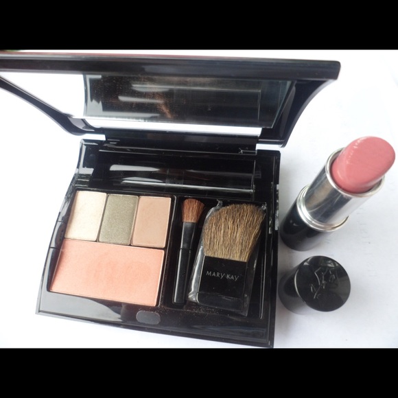 Marykay Compact - Picture 3 of 3