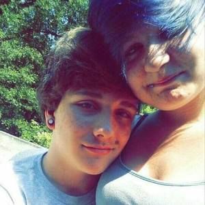 Meet your Posher, Leah