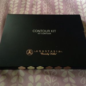 Anastasia Beverly Hills contour kit (TRADE)