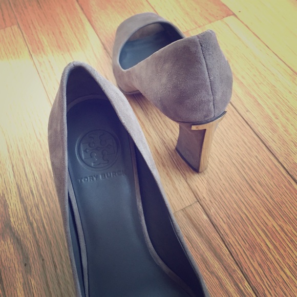 Tory Burch Gold T Peeptoe Pump