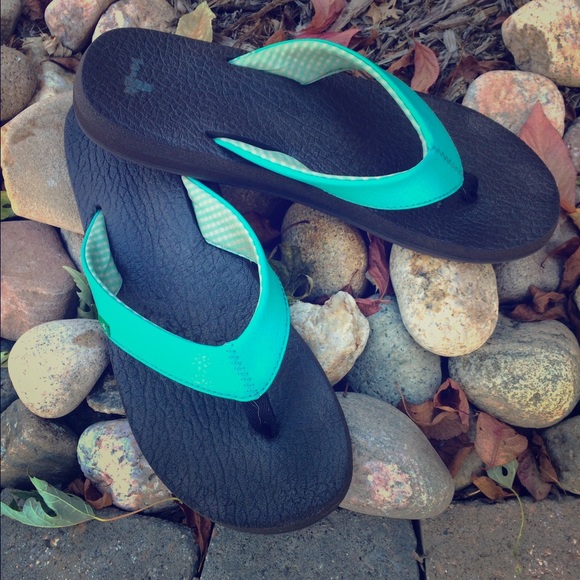 Sanuk Yoga Mat flip flops in Aqua