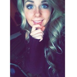 Meet your Posher, Celeste