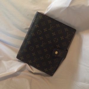 Louis Vuitton – Daily Organizer