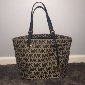 Michael Kors Jet Set Logo Tote