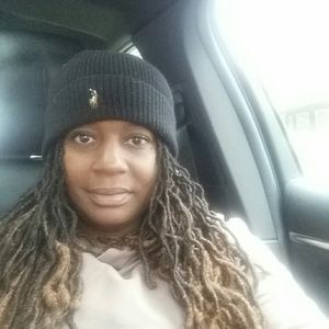 Meet your Posher, Leslie