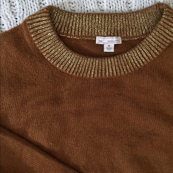 Gold collared sweater - Picture 2 of 2