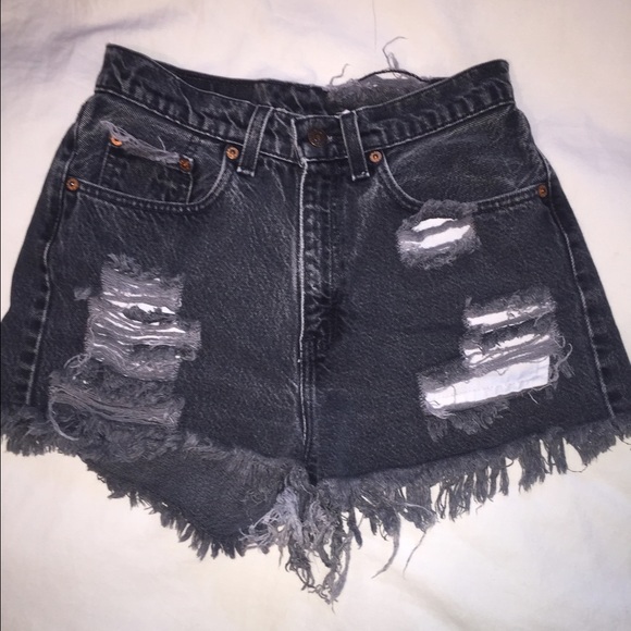 Black high wasted Levi's - Picture 2 of 2