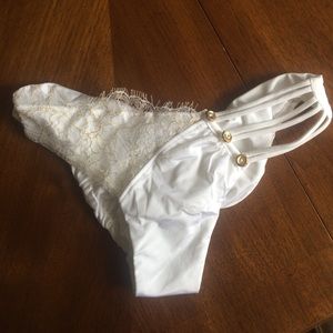 Bikini bottom NWOT by Beach Bunny