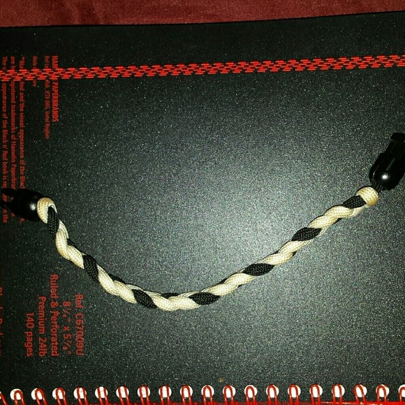 Cool plug Bracelet - Picture 1 of 2