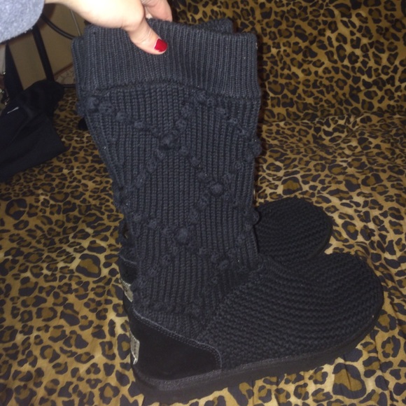 Black uggs size 8!!!