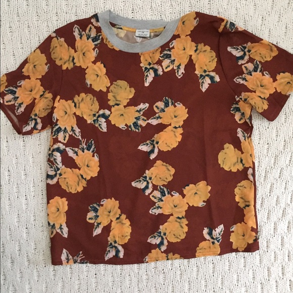 Floral crew neck contrast blouse
