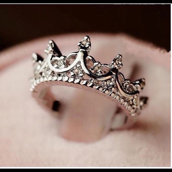 Newborn photo prop big toe ring
