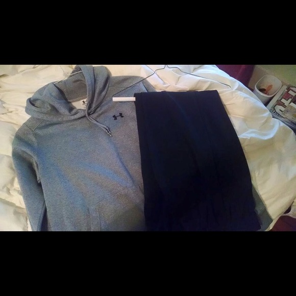 Under Armour matching hoodie and sweatpants