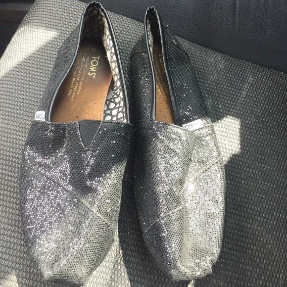 Sparkly black toms