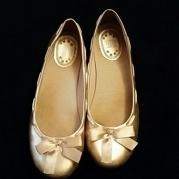 HotKiss Gold Flats