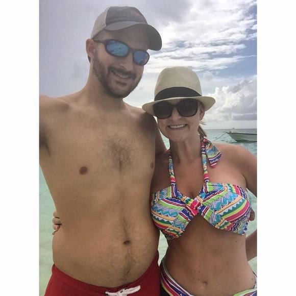 Meet your Posher, Mindy - Picture 1 of 1