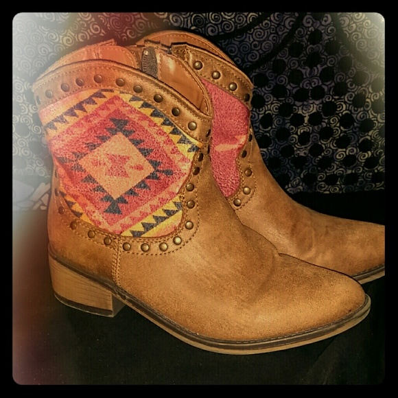 Cute patterned booties!