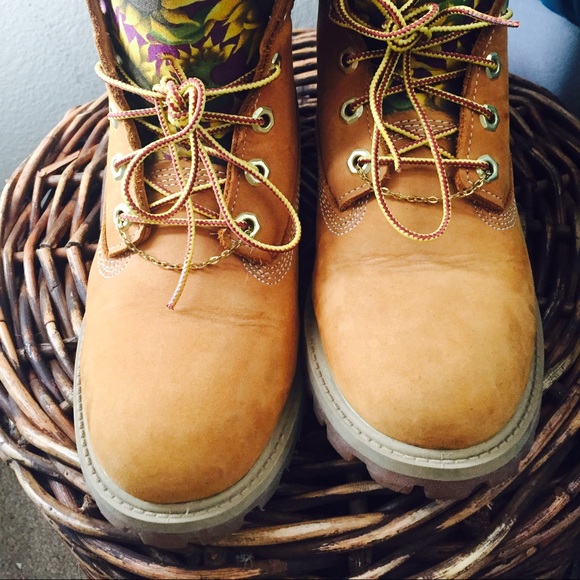 Custom timberlands - Picture 2 of 3