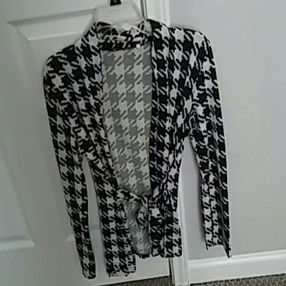 I could say its a cardigan lol ??