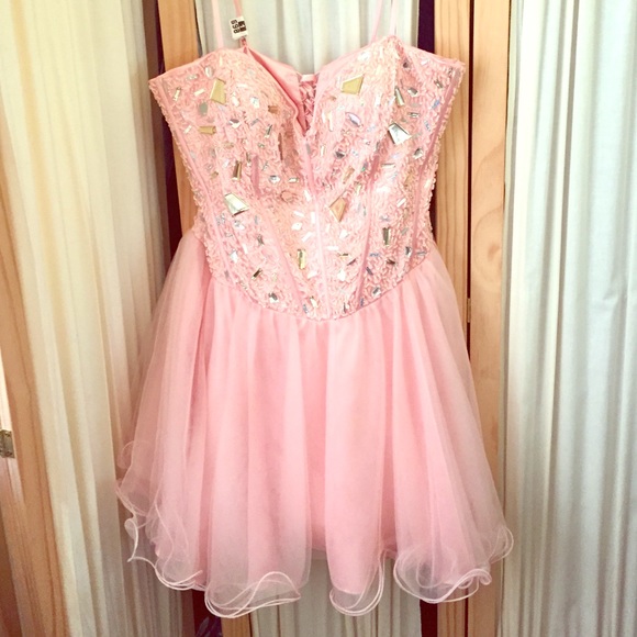 Prom dress - Picture 1 of 4