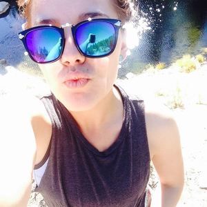 Meet your Posher, Jeneva