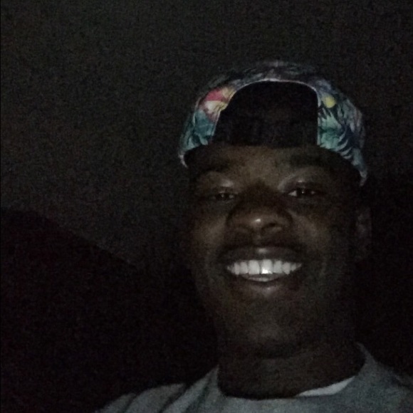 Meet your Posher, Rae - Picture 1 of 1