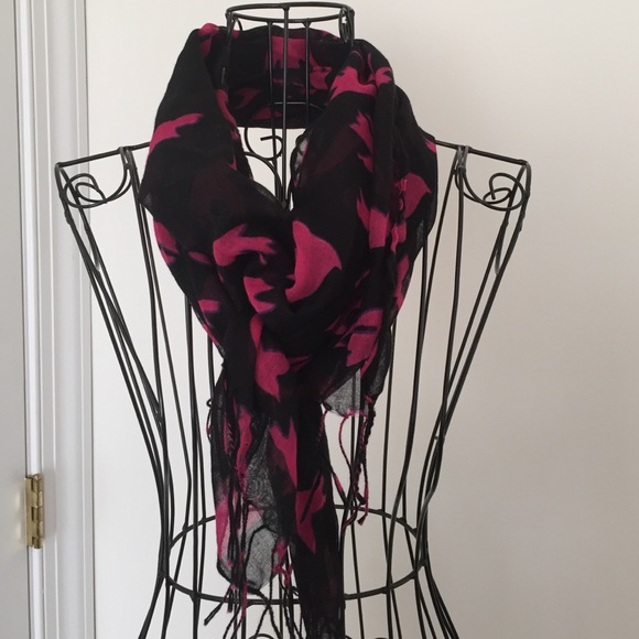 Black and pink scarf