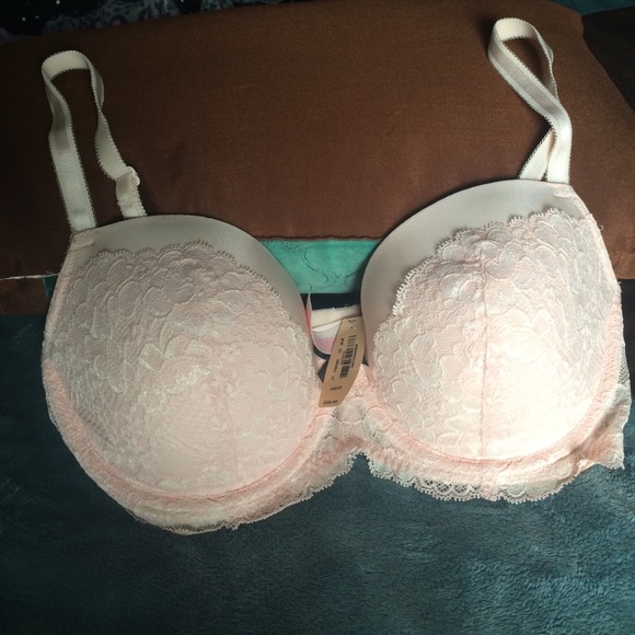 34dd Victoria secret dream angels bra -brand new