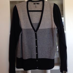 💯% cashmere sweater