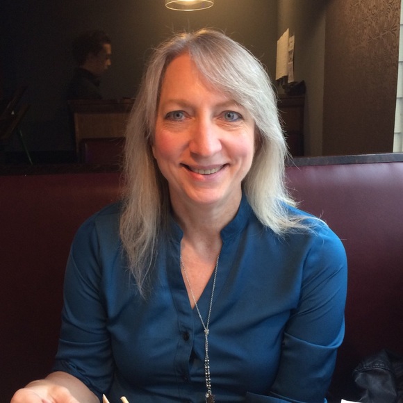 Meet your Posher, Julie - Picture 2 of 2