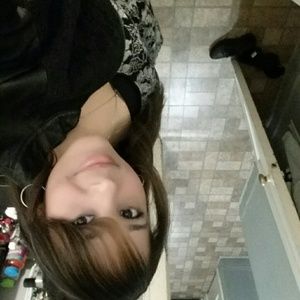 Meet your Posher, Roshana