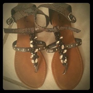 Rue 21 size large sandals