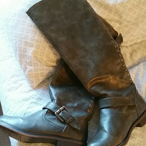 Candies grey riding boots