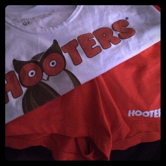 Hooters uniform