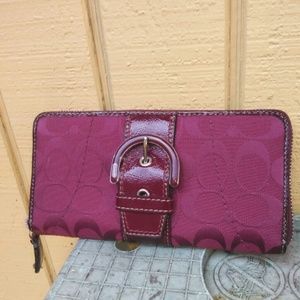 🆕*Brand New* Maroon Coach Wallet🆕