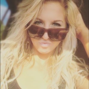 Meet your Posher, Melanie