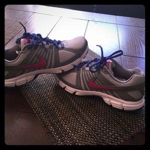 Women's Nike running shoes brand-new never worn