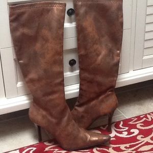 BRONZE BOOTS