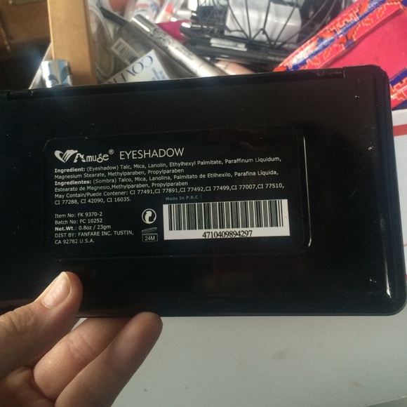 Eye shadow - Picture 3 of 4