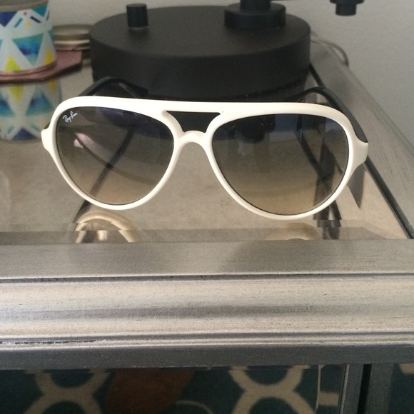 RAY BAN AVIATORS