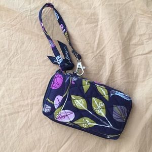 Vera Bradley wristlet in Floral Nightingale