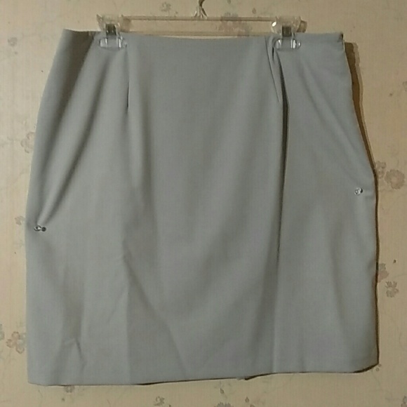 Dress suit - Picture 4 of 4